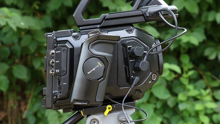 URSA Mini Pro 4.6k Conexões